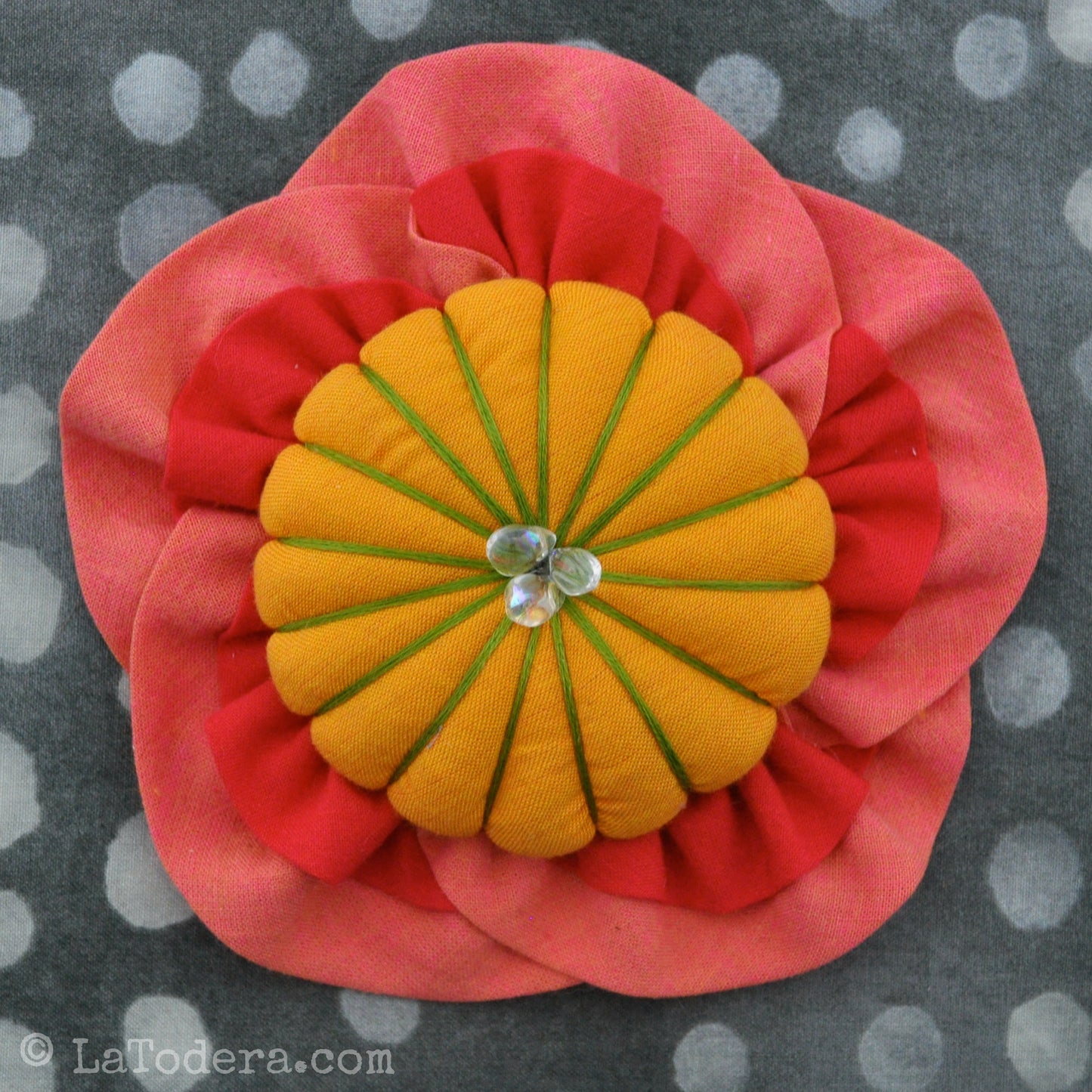 DIY Japanese Fabric Peach Flower Brooch Tutorial - PDF Sewing Pattern - La Todera