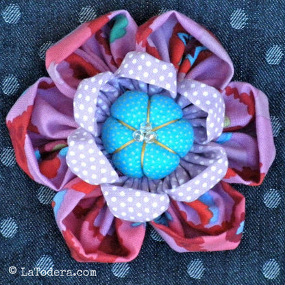 DIY Fabric Flower Kafflower Brooch Tutorial - PDF Sewing Pattern - La Todera