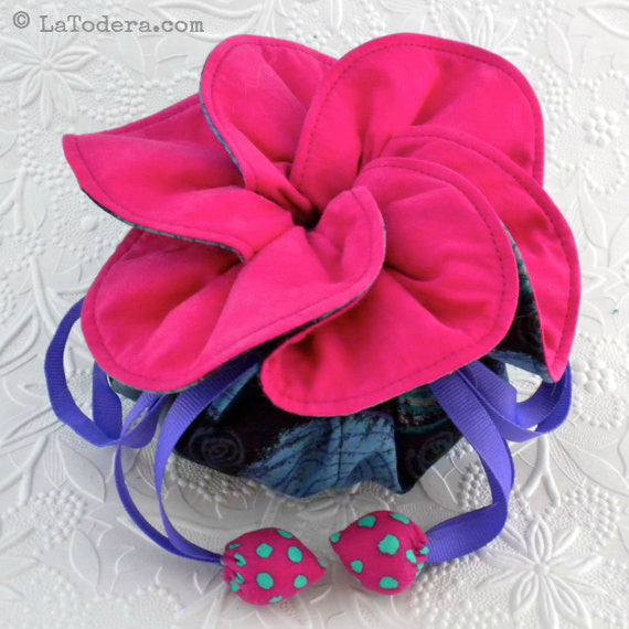 DIY Fabric Flower Pouch Tutorial - PDF Sewing Pattern - La Todera