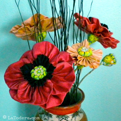 DIY Fabric Flower Poppy Brooch Tutorial - PDF Sewing Pattern - La Todera