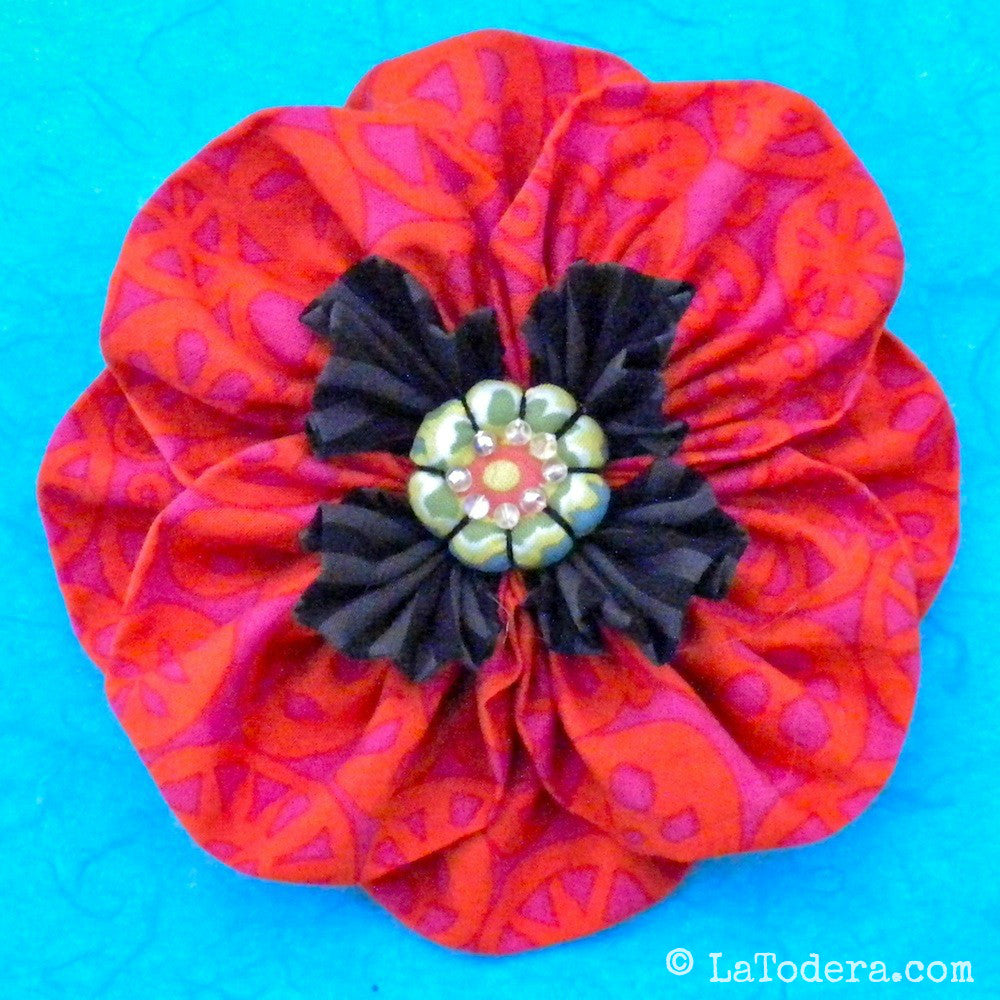DIY Fabric Flower Poppy Brooch Tutorial - PDF Sewing Pattern - La Todera