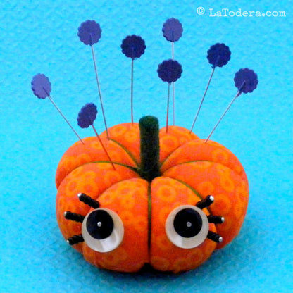 DIY Fabric Pumpkin Pincushions Tutorial - PDF Sewing Pattern - La Todera